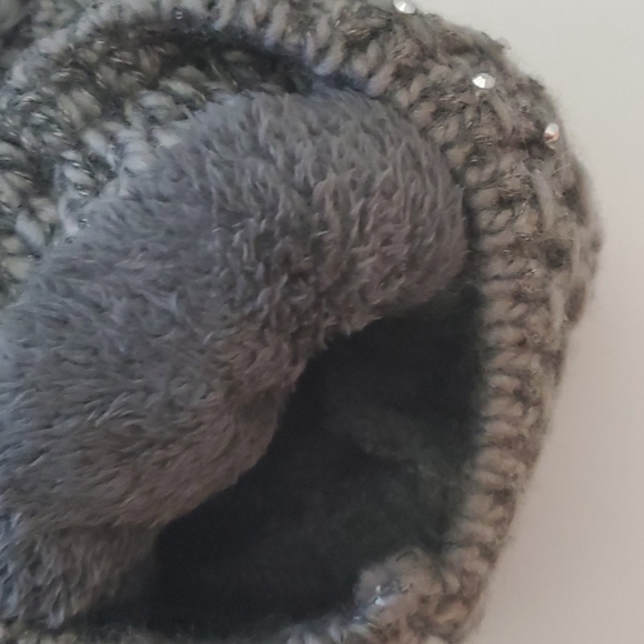 🆕️ Pearl Knit Pom Hat Fleece Lined - Picture 7 of 10